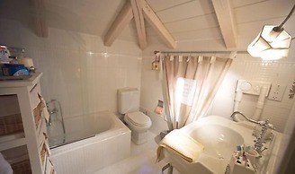 Anerada Inn Boutique Hotel