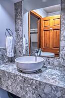 Laos Mar Hotel & Suites