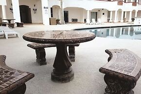 Laos Mar Hotel & Suites