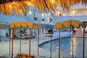 Laos Mar Hotel & Suites