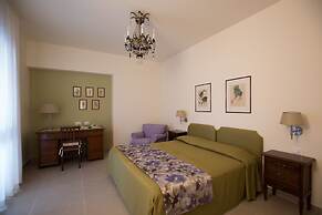 Marbela Apartments & Suites