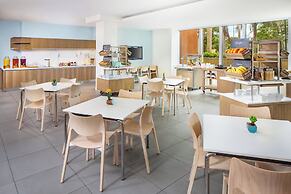 Element Miami International Airport