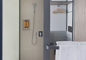 Travelodge Harbourfront