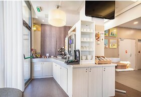 B&B HOTEL Marseille La Timone