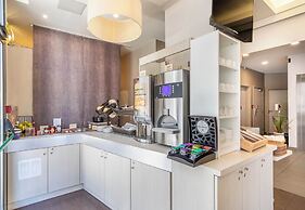 B&B HOTEL Marseille La Timone