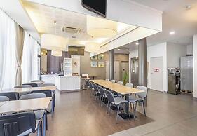 B&B HOTEL Marseille La Timone