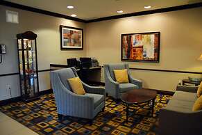 Holiday Inn Express & Suites Youngstown West - Austintown by IHG