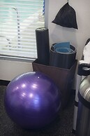 Holiday Inn Express & Suites Youngstown West - Austintown by IHG