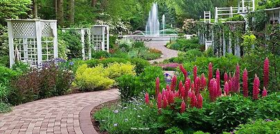 Holiday Inn Express & Suites Youngstown West - Austintown by IHG