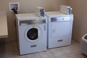 Holiday Inn Express & Suites Youngstown West - Austintown by IHG