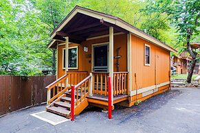 Sleepy Hollow Cabins and Hotel