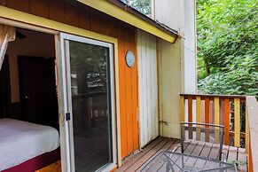 Sleepy Hollow Cabins and Hotel