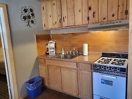 Sleepy Hollow Cabins and Hotel