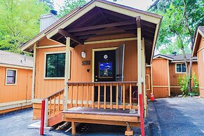 Sleepy Hollow Cabins and Hotel