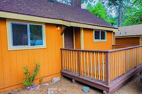 Sleepy Hollow Cabins and Hotel