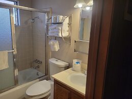 Sleepy Hollow Cabins and Hotel