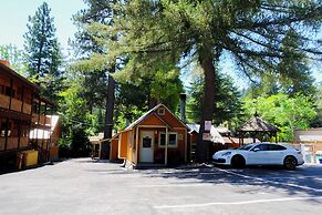 Sleepy Hollow Cabins and Hotel