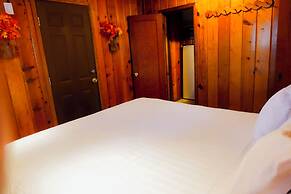 Sleepy Hollow Cabins and Hotel