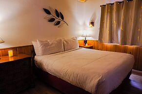 Sleepy Hollow Cabins and Hotel