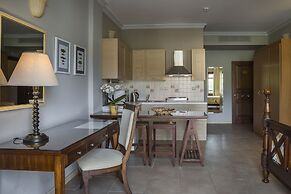 Balhambra Suites - Adults Only