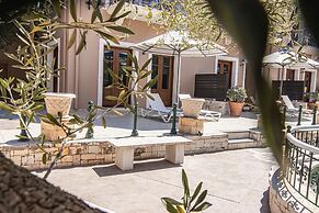 Balhambra Suites - Adults Only