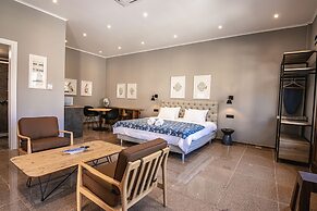 Balhambra Suites - Adults Only