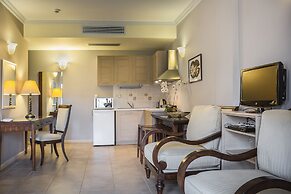 Balhambra Suites - Adults Only