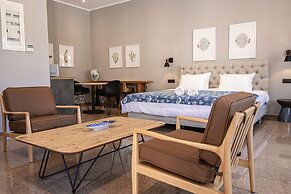 Balhambra Suites - Adults Only