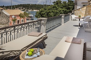 Balhambra Suites - Adults Only