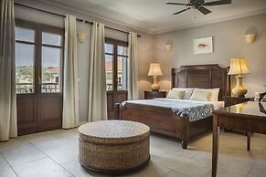 Balhambra Suites - Adults Only