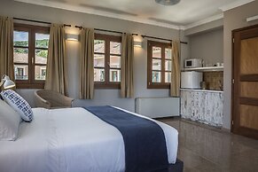 Balhambra Suites - Adults Only