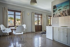 Balhambra Suites - Adults Only