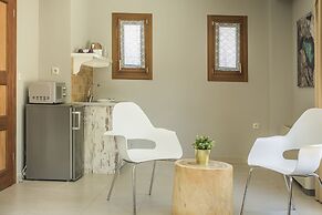 Balhambra Suites - Adults Only