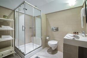 Balhambra Suites - Adults Only