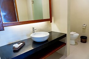 Almont Inland Resort