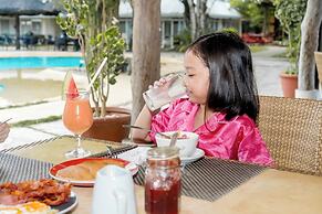 Almont Inland Resort