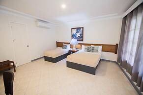 Almont Inland Resort