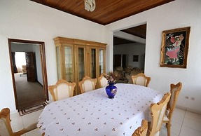 Top Hill Residence Kiriri