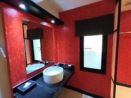 Nouvo City Hotel