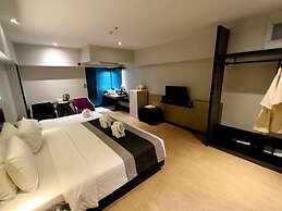 Nouvo City Hotel