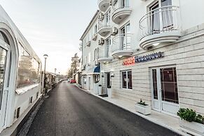 Hotel Azzurro