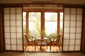 Shizuka Ryokan Japanese Guesthouse