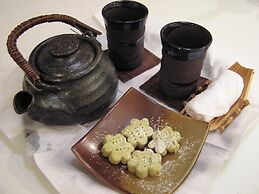 Shizuka Ryokan Japanese Guesthouse