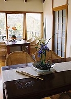 Shizuka Ryokan Japanese Guesthouse