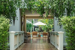 Kalanan Riverside Resort