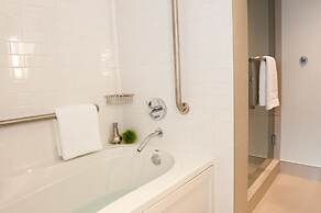 The Holman Grand Hotel