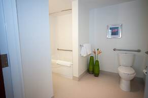 The Holman Grand Hotel