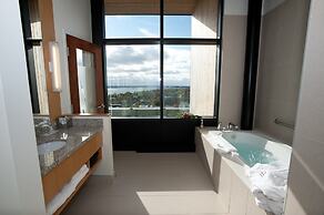 The Holman Grand Hotel