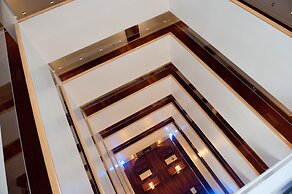 The Holman Grand Hotel