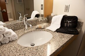 The Holman Grand Hotel